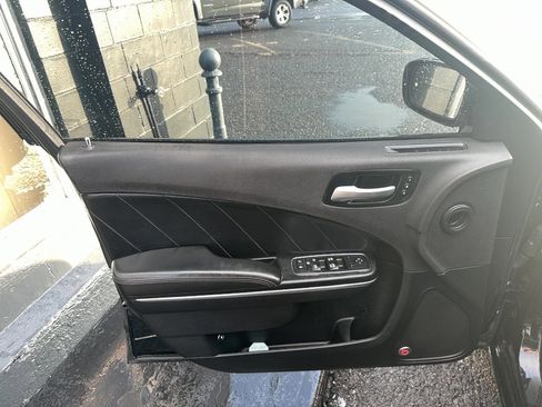 Used 2015 Dodge Charger R/T image 17