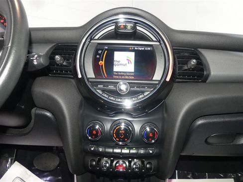 Used 2020 MINI Cooper 2-Door Hardtop w/ Storage Package FWD image 32
