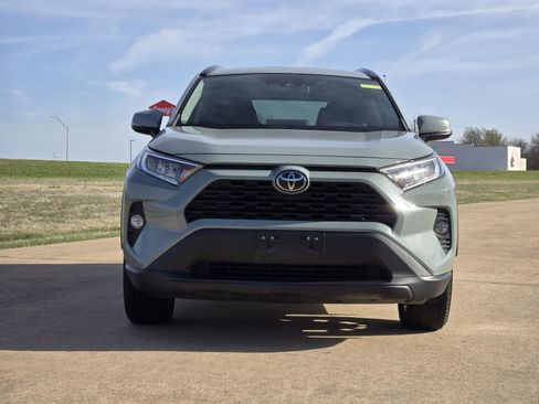Used 2019 Toyota RAV4 XLE Premium w/ Cold Weather Package image 6