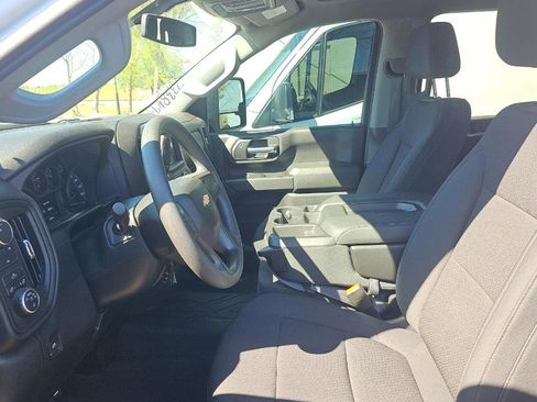 Used 2020 Chevrolet Silverado 2500 Custom w/ Custom Value Package image 9