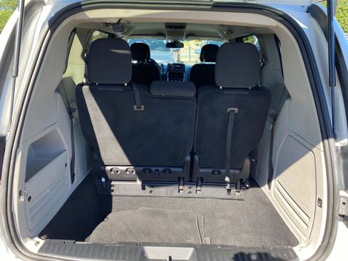 Used 2019 Dodge Grand Caravan SE image 5
