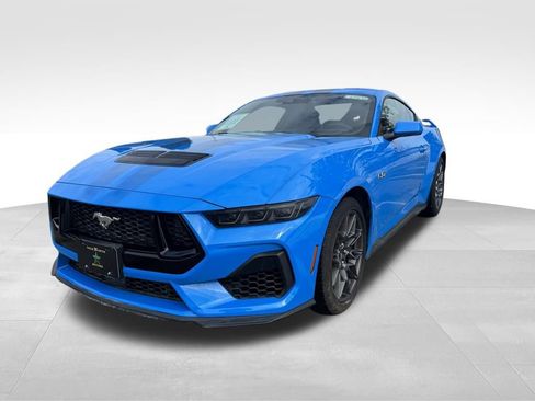 Used 2025 Ford Mustang GT Premium w/ GT Performance Package image 2