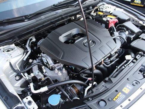Used 2024 MAZDA MAZDA3 s FWD image 32