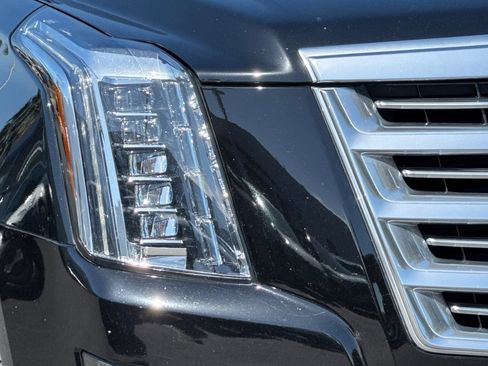 Used 2019 Cadillac Escalade ESV Platinum image 48