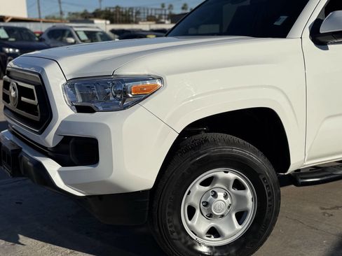 Used 2022 Toyota Tacoma SR w/ SR Convenience Package image 5