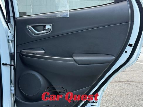 Used 2021 Hyundai Kona Limited image 16