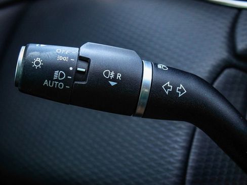 Used 2023 Land Rover Range Rover Evoque R-Dynamic S AWD/4WD image 26