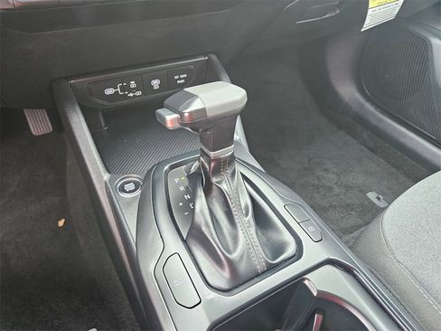 Used 2025 Kia K4 LXS image 28