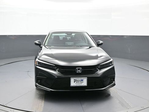Used 2023 Honda Civic Touring image 2