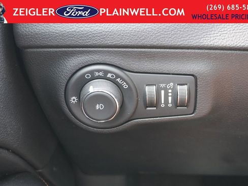 Used 2021 Jeep Compass Limited w/ Sun and Sound Group image 29