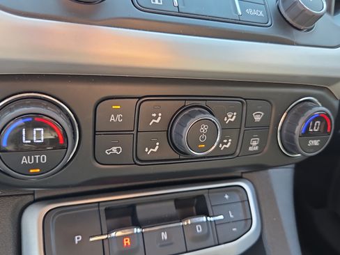 Certified 2023 GMC Acadia SLE w/ Driver Convenience Package FWD image 20
