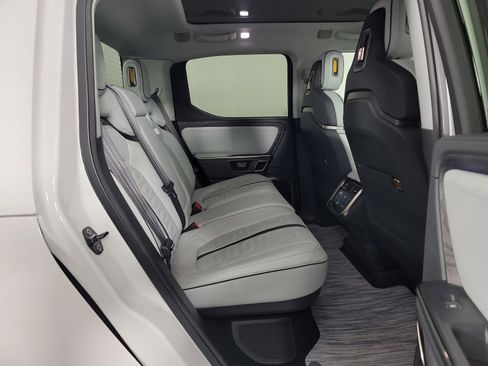 Used 2022 Rivian R1T Adventure image 22