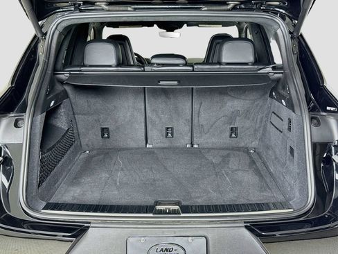 Used 2024 Porsche Cayenne AWD/4WD image 30