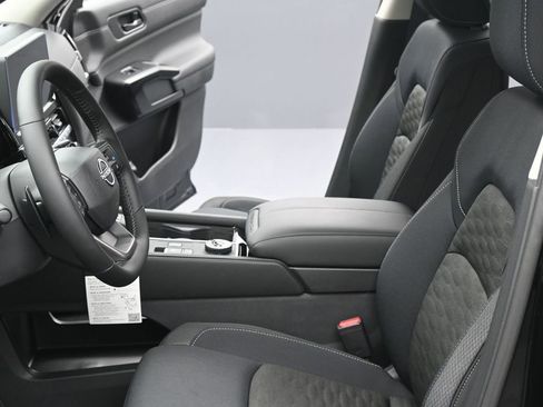 New 2026 Nissan Pathfinder SV AWD/4WD image 17
