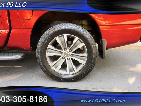 Used 2017 Nissan Titan SL image 39