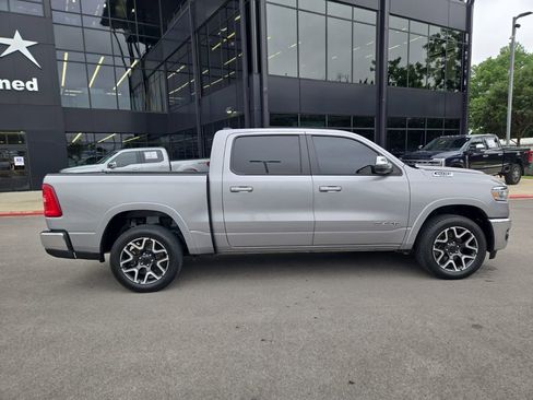 Used 2025 RAM 1500 Laramie AWD/4WD image 5