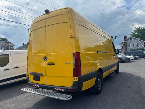 Used 2021 Mercedes-Benz Sprinter 2500 w/ Acoustic Package image 5