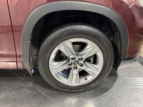 Used 2014 Toyota Highlander Limited image 14