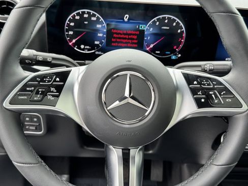 Used 2026 Mercedes-Benz GLA 250 4MATIC image 24