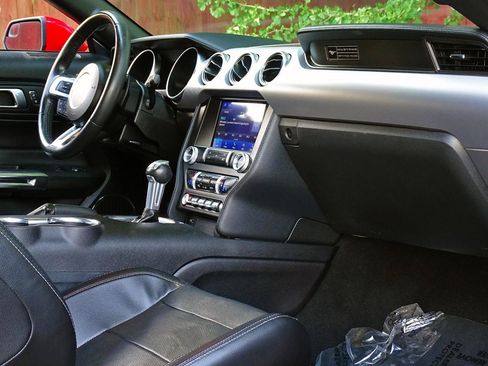 Used 2020 Ford Mustang GT Premium RWD image 29