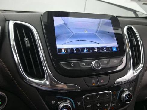 Used 2023 Chevrolet Equinox Premier AWD/4WD image 35