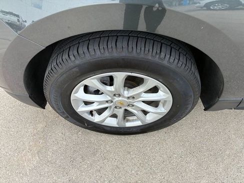 Used 2019 Chevrolet Equinox LT w/ Driver Convenience Package image 10