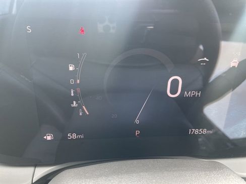 Used 2025 Buick Envista Sport Touring image 22