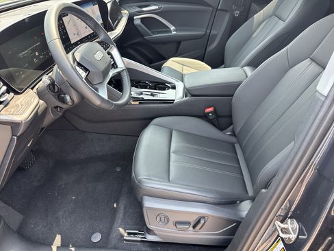 Certified 2025 Audi Q5 Premium AWD/4WD image 5