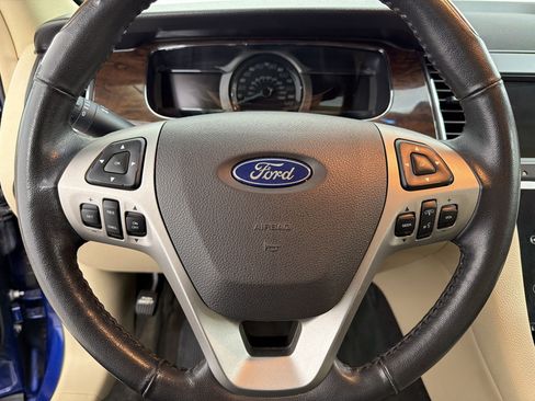 Used 2013 Ford Taurus Limited FWD image 11