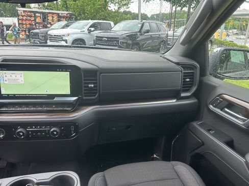 Used 2024 Chevrolet Silverado 1500 LT AWD/4WD image 19