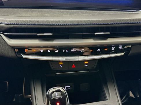 Used 2024 Cadillac XT4 Sport w/ Technology Package image 19