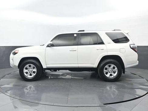 Used 2020 Toyota 4Runner SR5 Premium w/ Moonroof Package AWD/4WD image 24