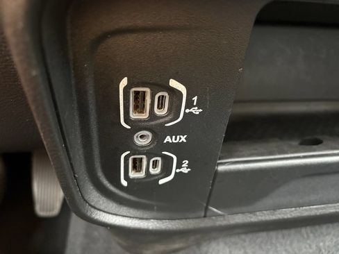 Used 2024 RAM 2500 Big Horn AWD/4WD image 25