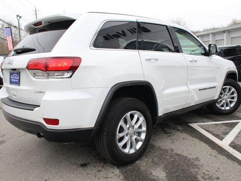 Certified 2022 Jeep Grand Cherokee Laredo E image 5