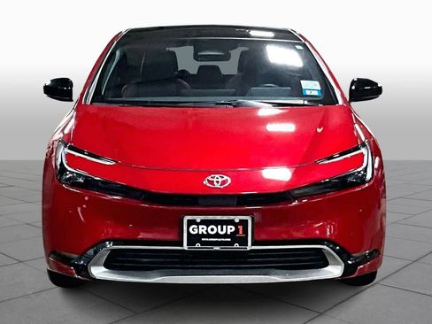 Used 2025 Toyota Prius Plug-In Hybrid image 4