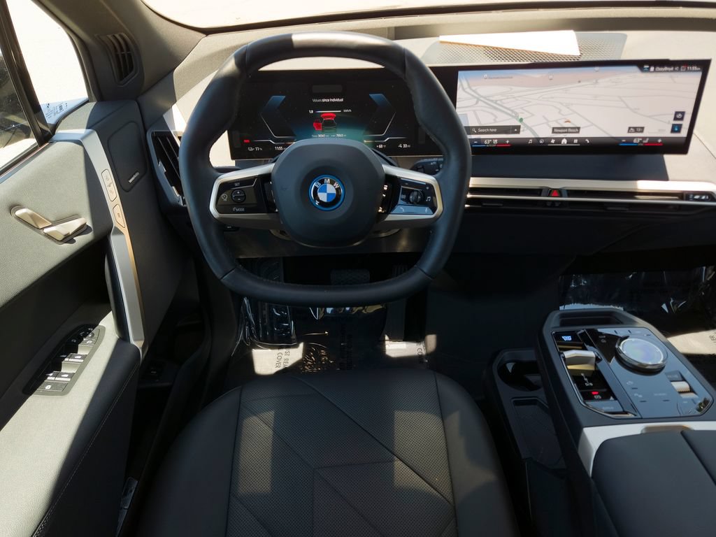 Used 2024 BMW iX xDrive50 AWD/4WD image 18
