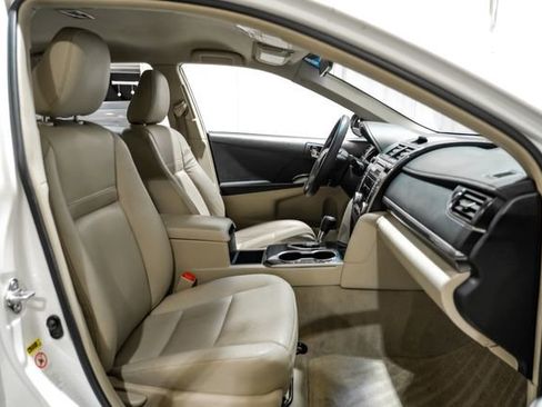 Used 2012 Toyota Camry LE FWD image 34