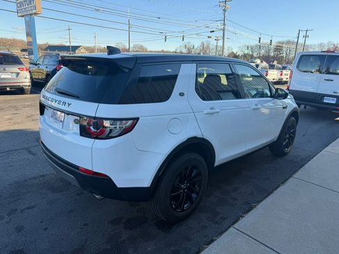 Used 2019 Land Rover Discovery Sport SE image 7