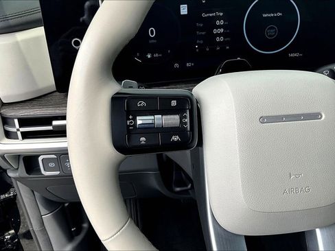 Used 2024 Hyundai Santa Fe Limited image 11