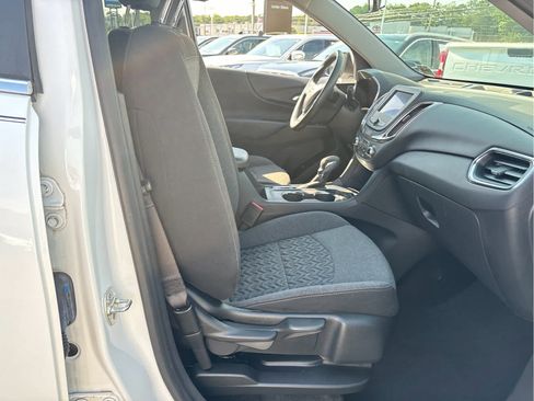 Certified 2024 Chevrolet Equinox LT FWD image 21
