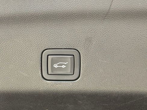 Used 2023 Cadillac Escalade Sport Platinum AWD/4WD image 18
