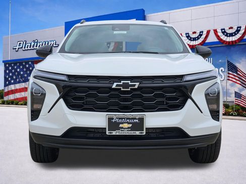 New 2026 Chevrolet Trax LT w/ Midnight Edition FWD image 6