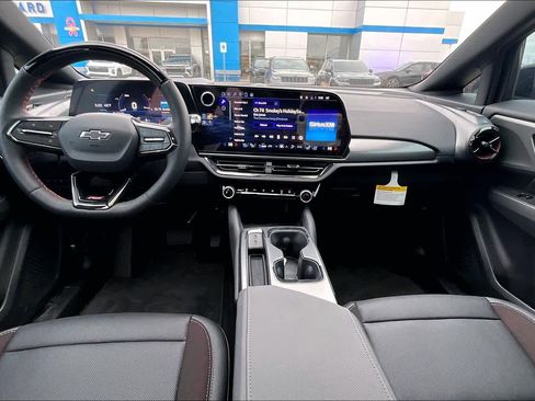 New 2025 Chevrolet Equinox EV RS image 6