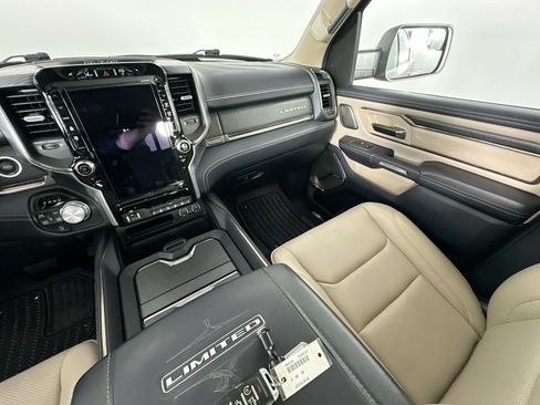 Used 2020 RAM 1500 Limited AWD/4WD image 11
