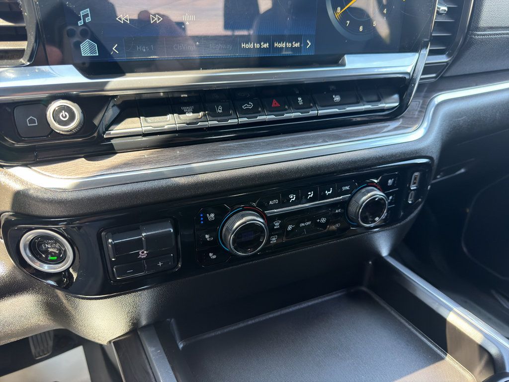 Used 2025 Chevrolet Silverado 3500 LTZ w/ LTZ Convenience Package AWD/4WD image 19