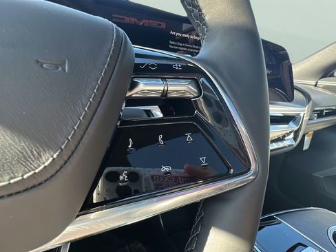 New 2026 Cadillac Lyriq V AWD/4WD image 19