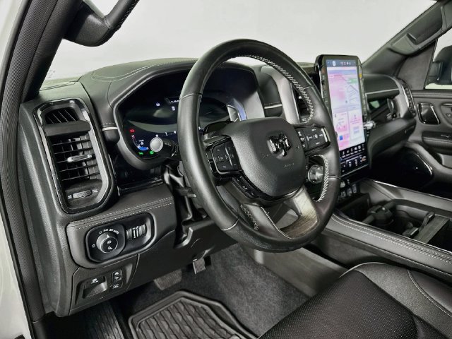 Used 2025 RAM 1500 Limited AWD/4WD image 13