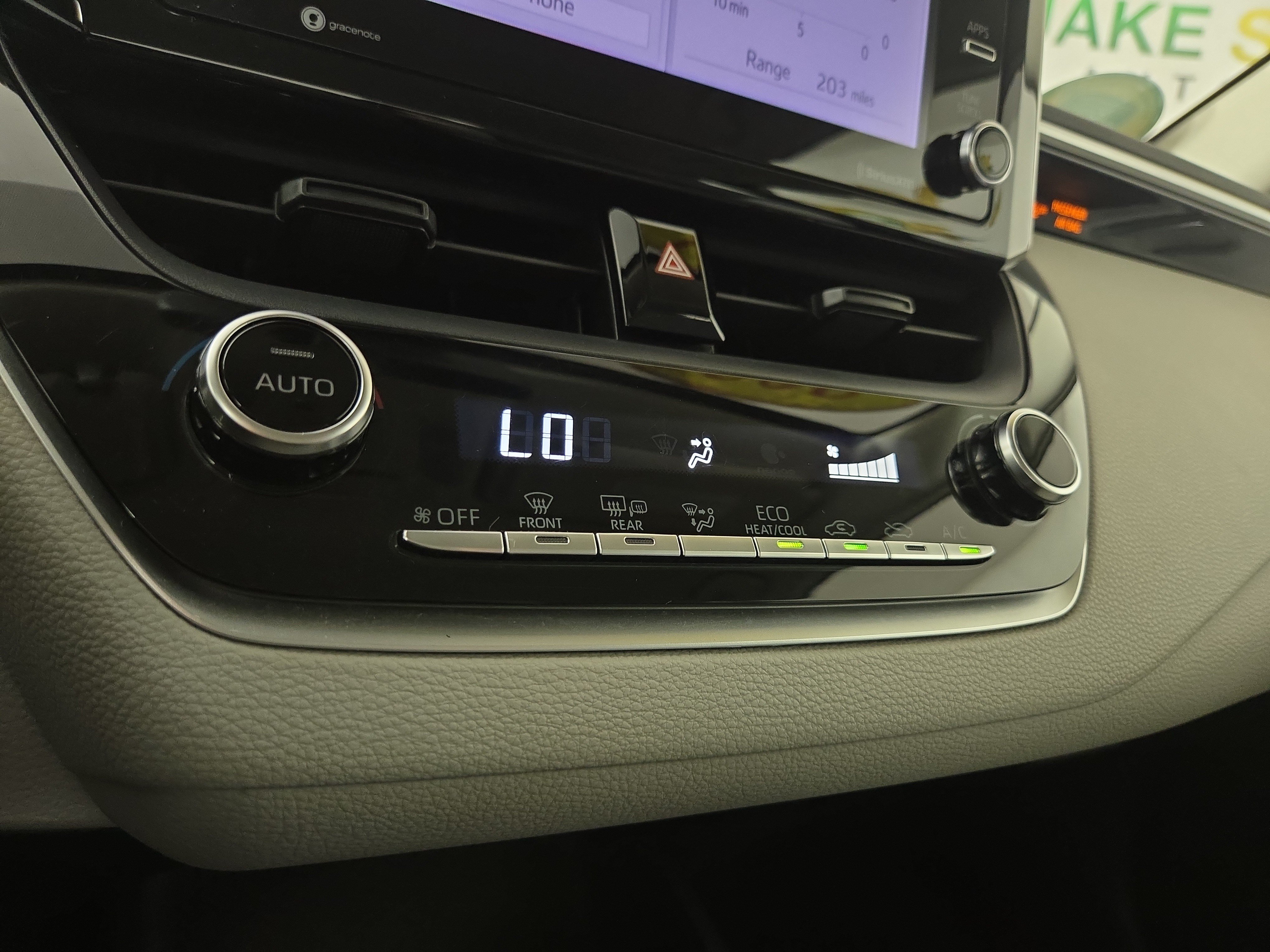 Used 2021 Toyota Corolla LE FWD image 26