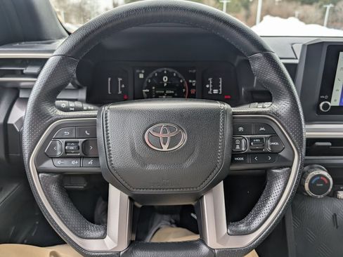 Used 2025 Toyota 4Runner SR5 image 24