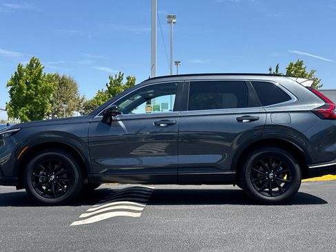 Used 2025 Honda CR-V Sport image 2